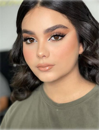 MAQUILLAJE PARA GRADO Y FOTOGRAFÍA EDITORIAL
